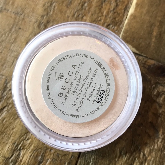 BECCA Brush and Hydra Mist Powder bundle - Picture 6 of 6